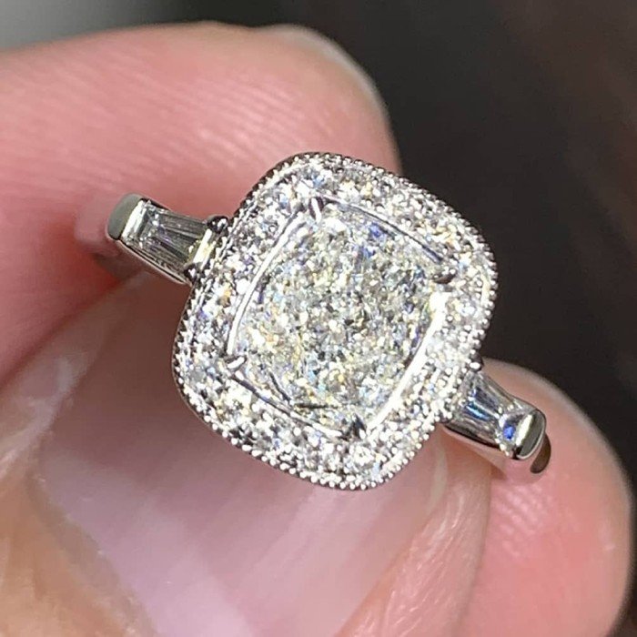 經典0.97克拉枕型鑽戒