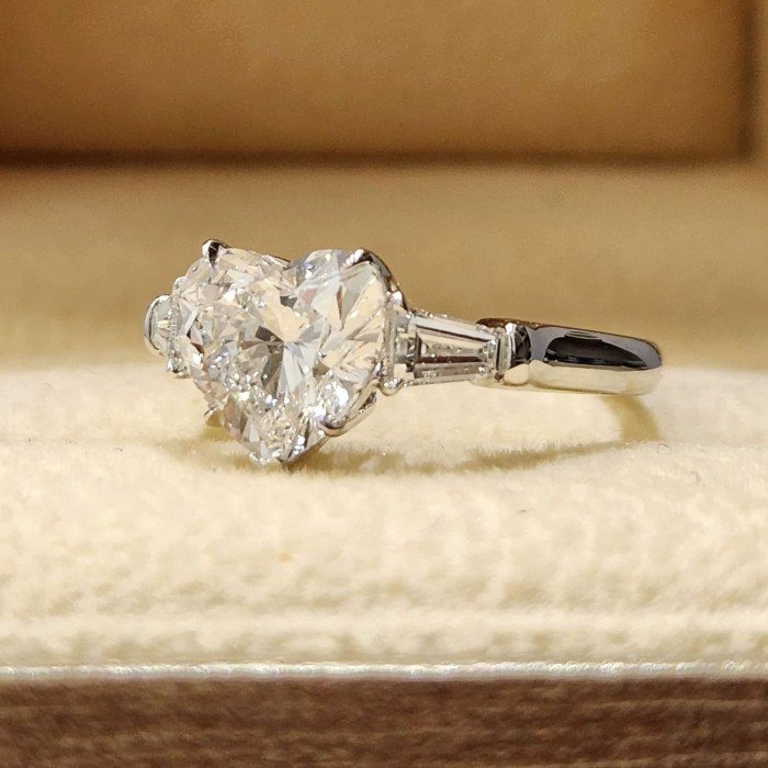 IGI 2.5克拉心形鑽戒：愛的象徵！