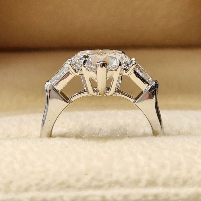 IGI 2.5克拉心形鑽戒：愛的象徵！