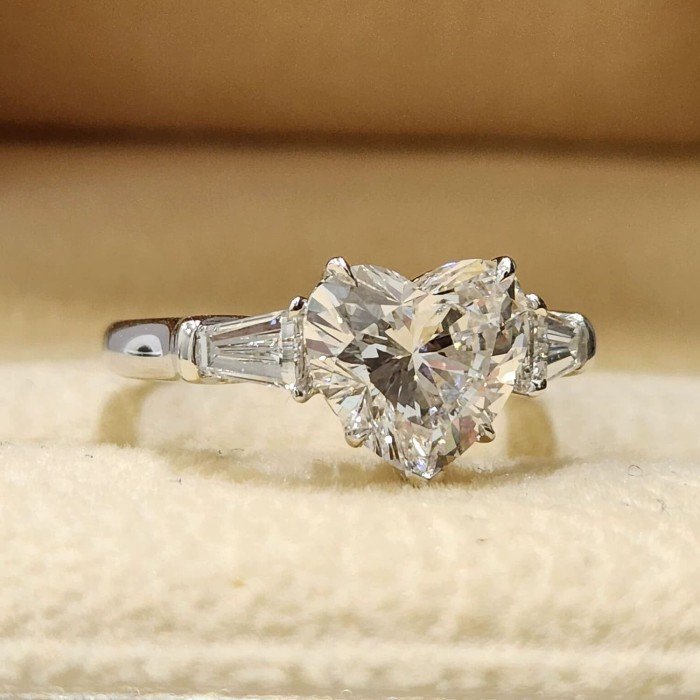 IGI 2.5克拉心形鑽戒：愛的象徵！