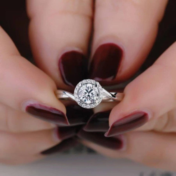 18K金1克拉培育鑽戒