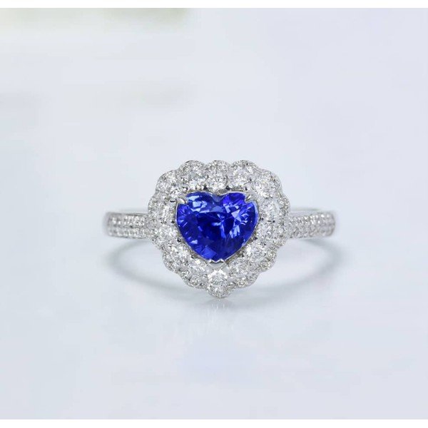 心形藍寶鑽戒 - 為您帶來無與倫比的奢華感受