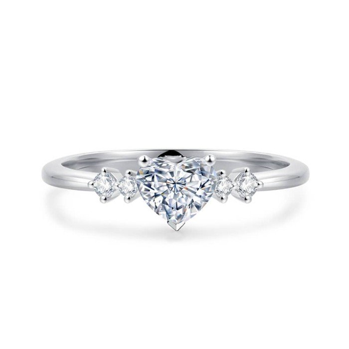 18K金0.3克拉心形鑽戒