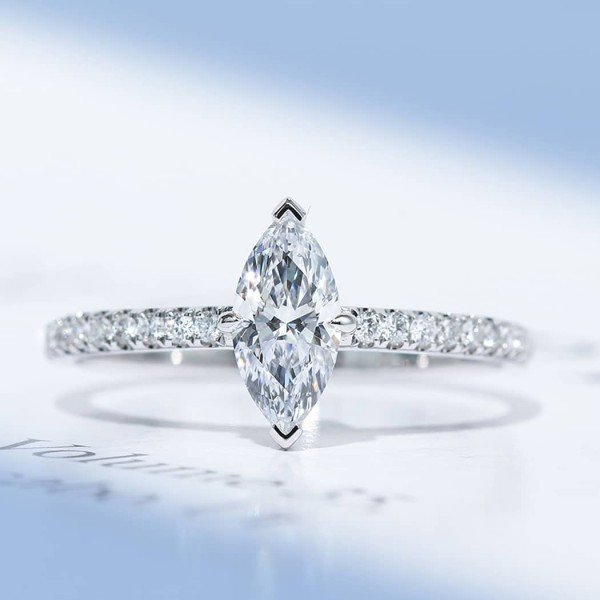 18K金0.50克拉馬眼形鑽戒