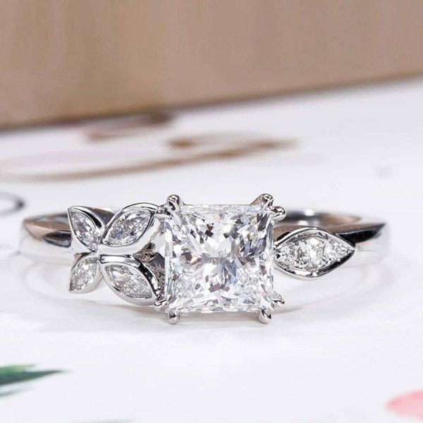 18K金1克拉公主方鑽戒