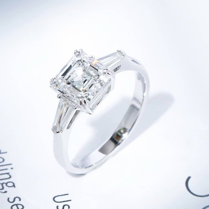 18K金2克拉阿斯切形鑽戒