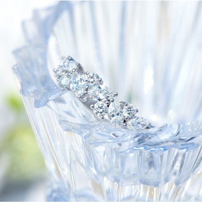 18K金天然馬眼型鑽戒