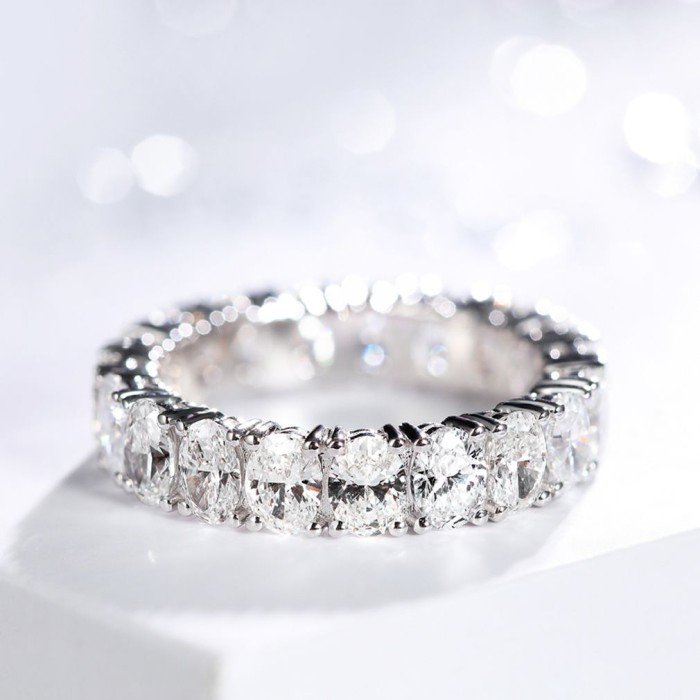 大牌風範天然心形滿鑽鑽戒