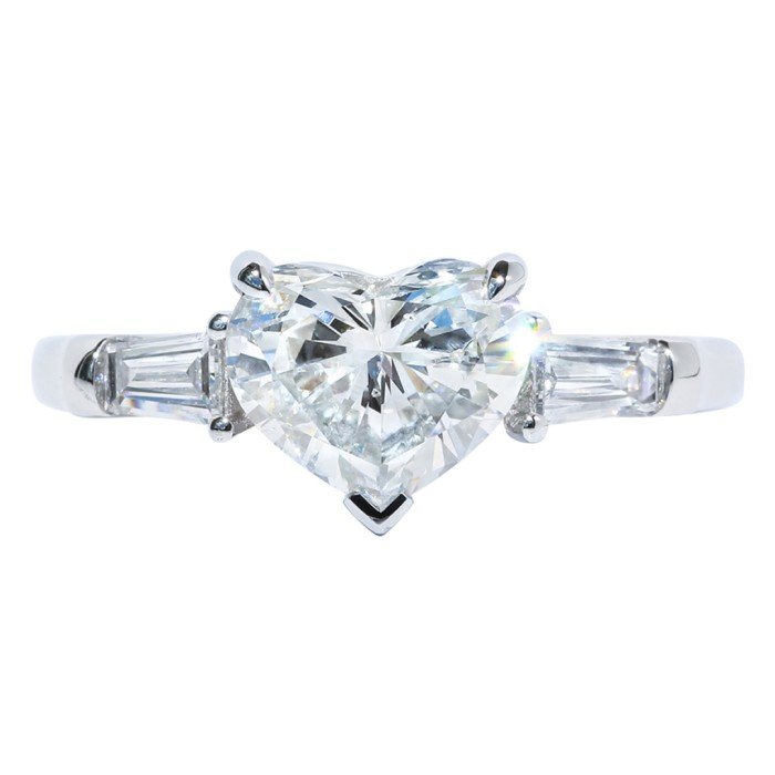 18K金1克拉心形鑽戒