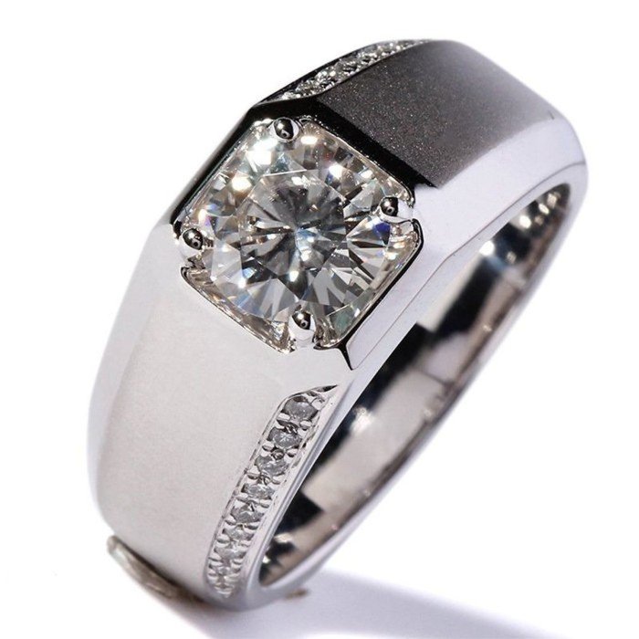 18K金1.0克拉紳士鑽戒