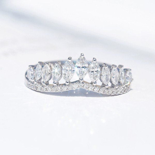 天然18K金馬眼形鑽戒