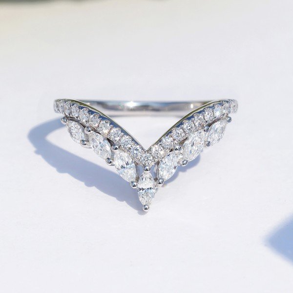 天然18K金馬眼V形鑽戒