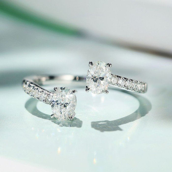 18K金天然橢圓形開口鑽戒