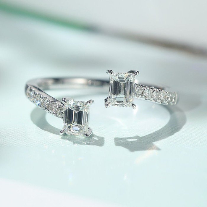 18K金天然祖母綠形開口鑽戒