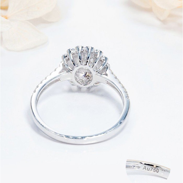 18K金天然橢圓形鑽戒