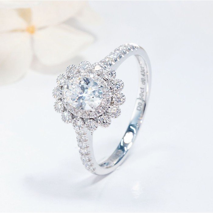 18K金天然橢圓形鑽戒