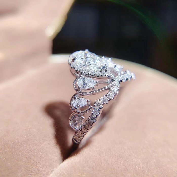 「奢華皇冠，圓夢公主心」