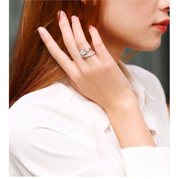 18K金1.05克拉鑽石排戒