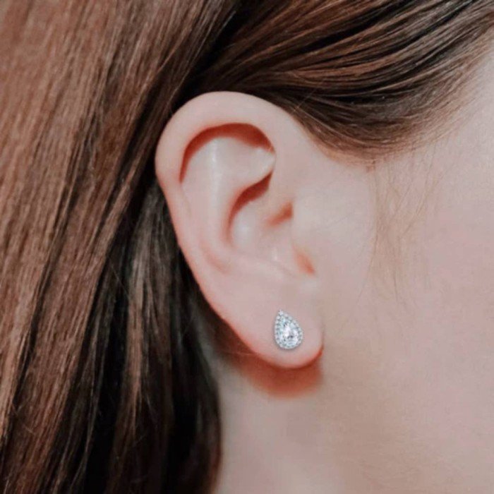 18K金水滴形鑽石耳環