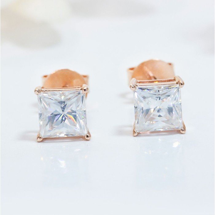 18K金1克拉公主方鑽石耳環