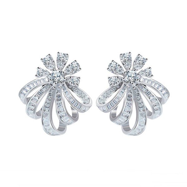 18K金花瓣款鑽石耳環