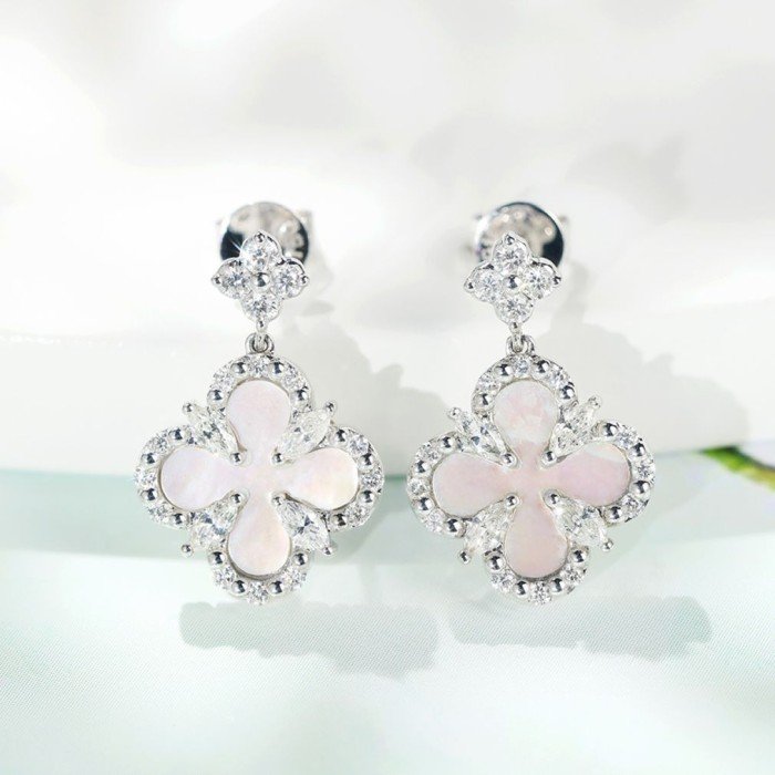 18K金四葉草白貝母鑽石耳環