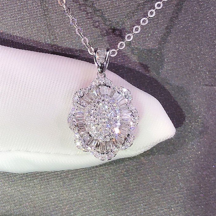 花朵造型鑽石項鍊