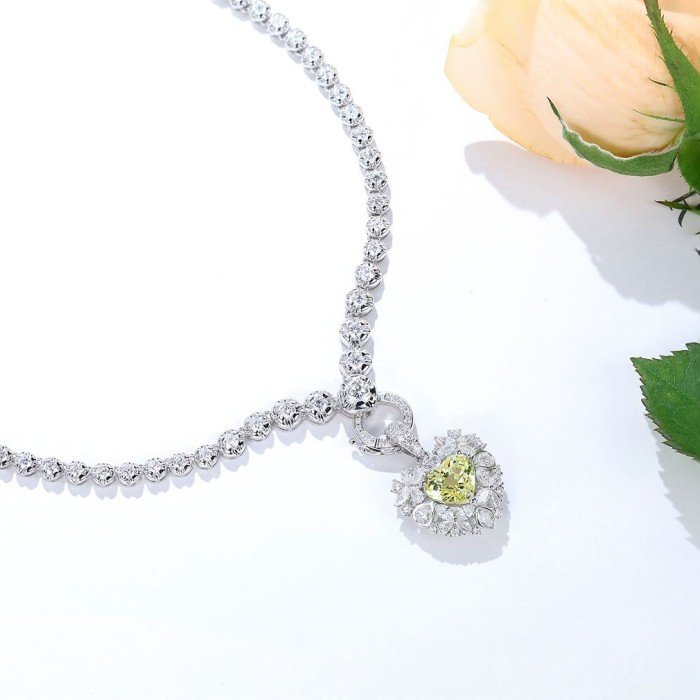 18K金V字形萬能扣鑽石項鍊