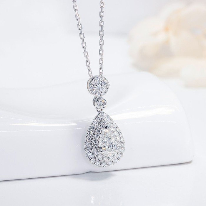 柔美18K金水滴形鑽石項鍊