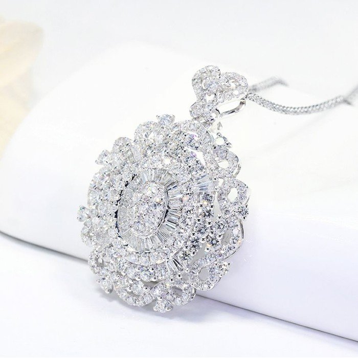 18K金豪華蕾絲鑽石項鍊